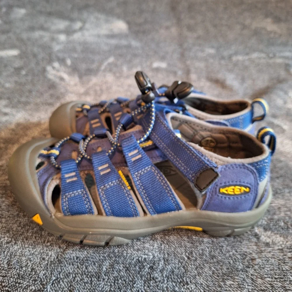 Keen Kids Newport H2 Closed Toe Water Sandals Youth 1 US‎ Swimming Beach